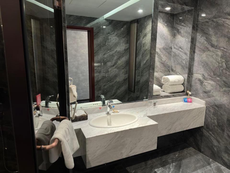 Beijing Jingyi Hotel Ngoại thất bức ảnh